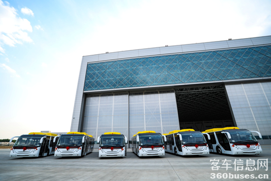 12辆宇通纯电动机场摆渡车交付东航，为北京大兴绿色机场建设献上“宇通力量”
