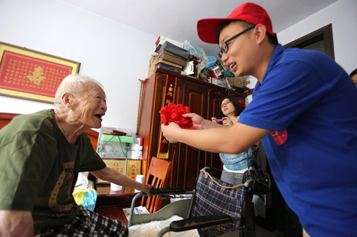 抗战老兵王希贤：流血和牺牲换来的和平