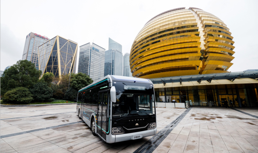 宇通智慧公交体验日亮相杭州，新造型高端公交引发热议