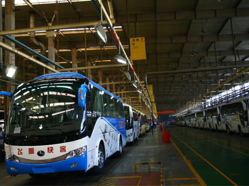 中国客车工业新起点  宇通第四万辆客车诞生
