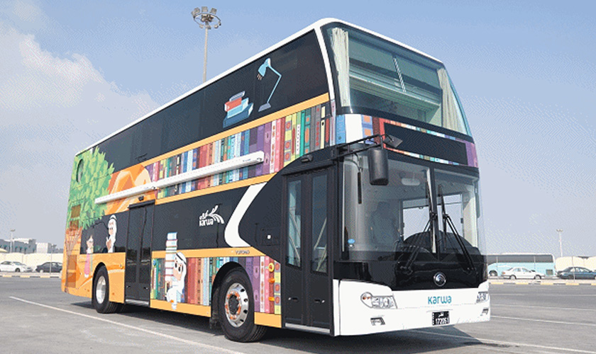 卡塔尔街头惊现“移动的双层巴士图书馆”！