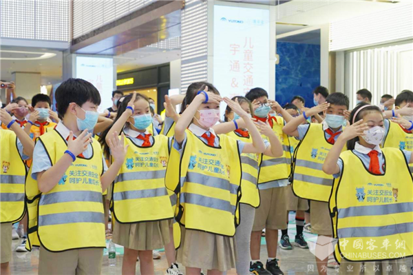 宇通壹基金儿童交通安全公益行走进郑州，看今年的公益行有何不同?